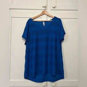 LuLaRoe Classic T 2XL Solid Blue Pin Tucked Stripes Top Short Sleeve Plus Size